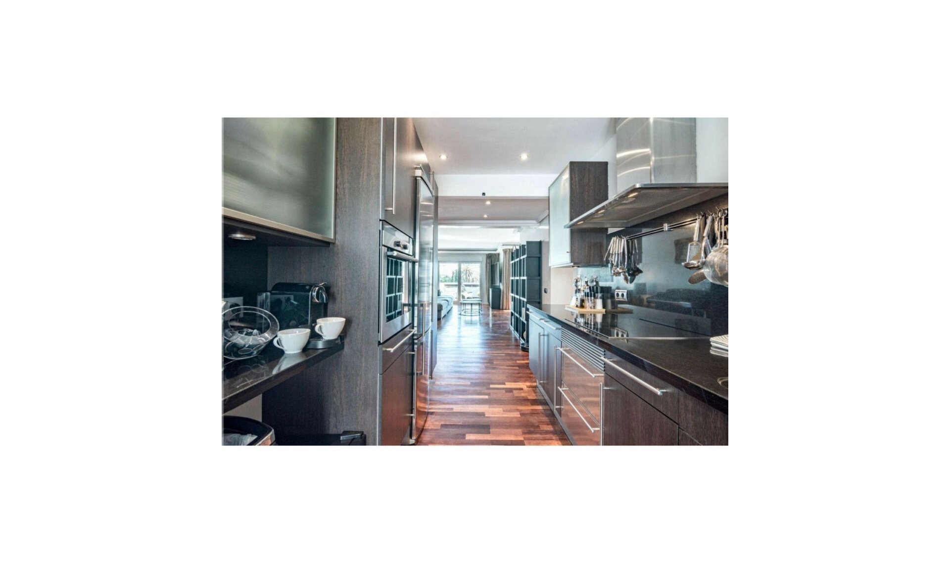 Resale - Apartment -
Puerto Banús