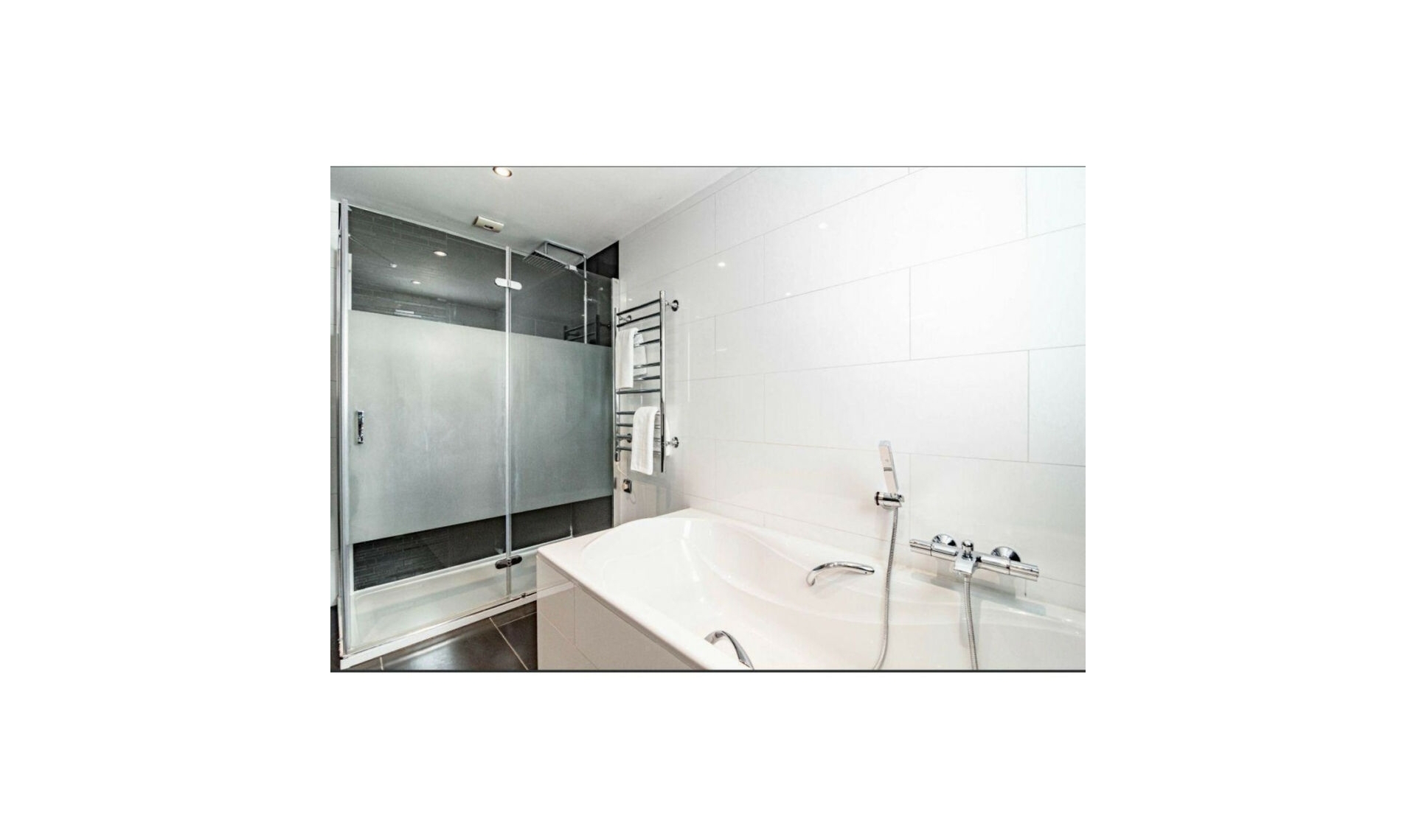 Resale - Apartment -
Puerto Banús