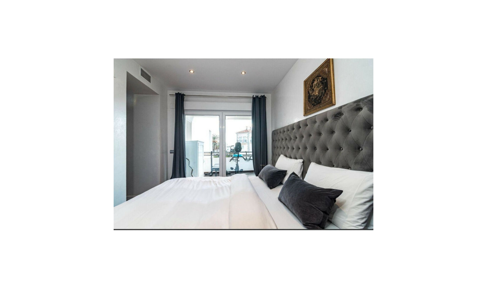 Resale - Apartment -
Puerto Banús