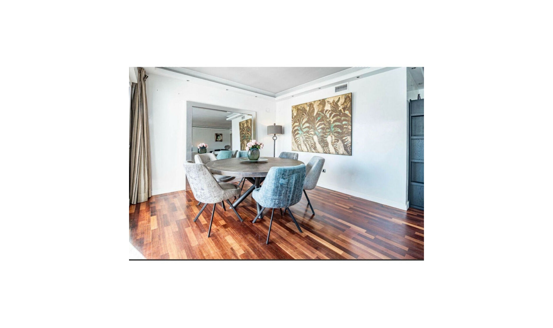 Resale - Apartment -
Puerto Banús