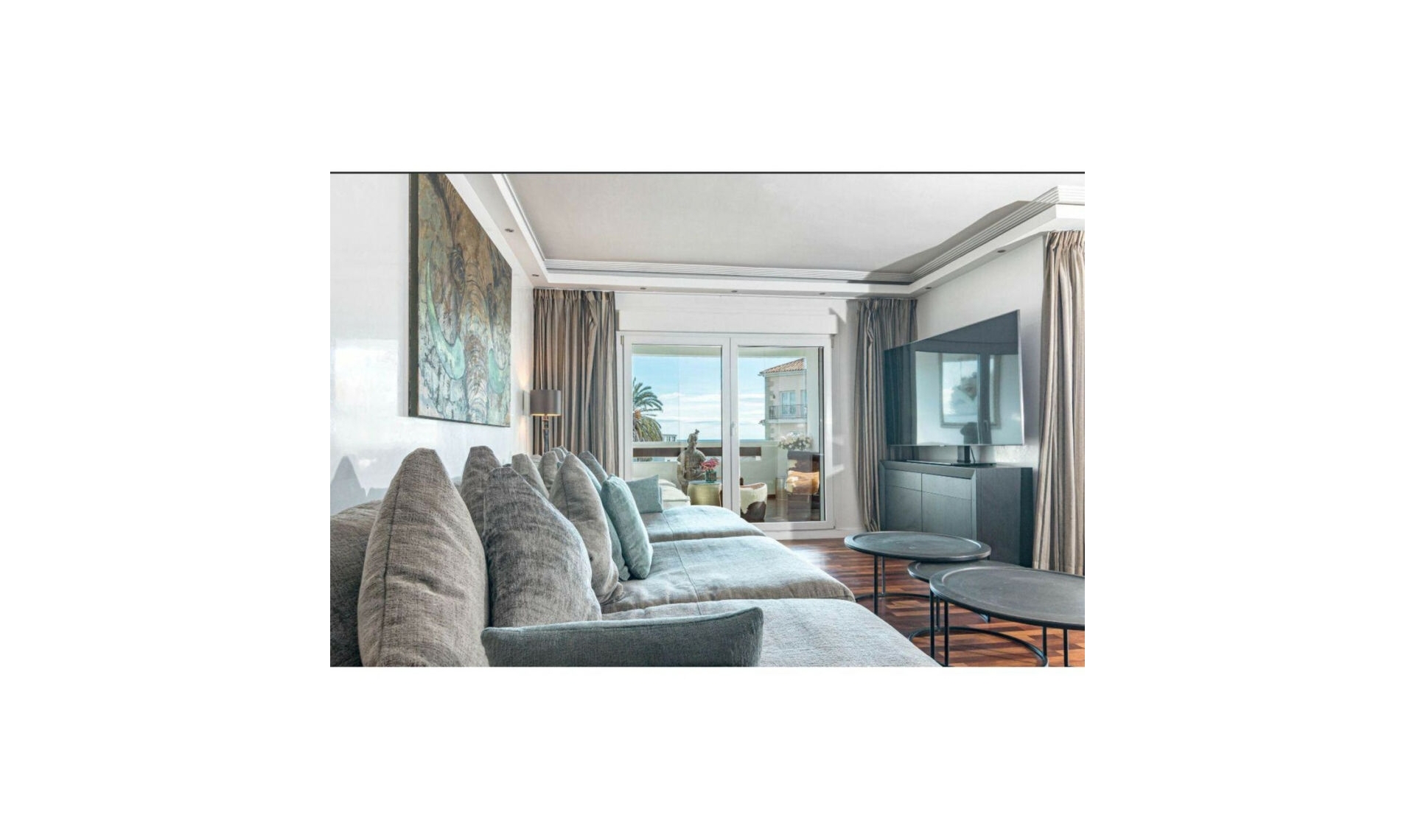 Resale - Apartment -
Puerto Banús