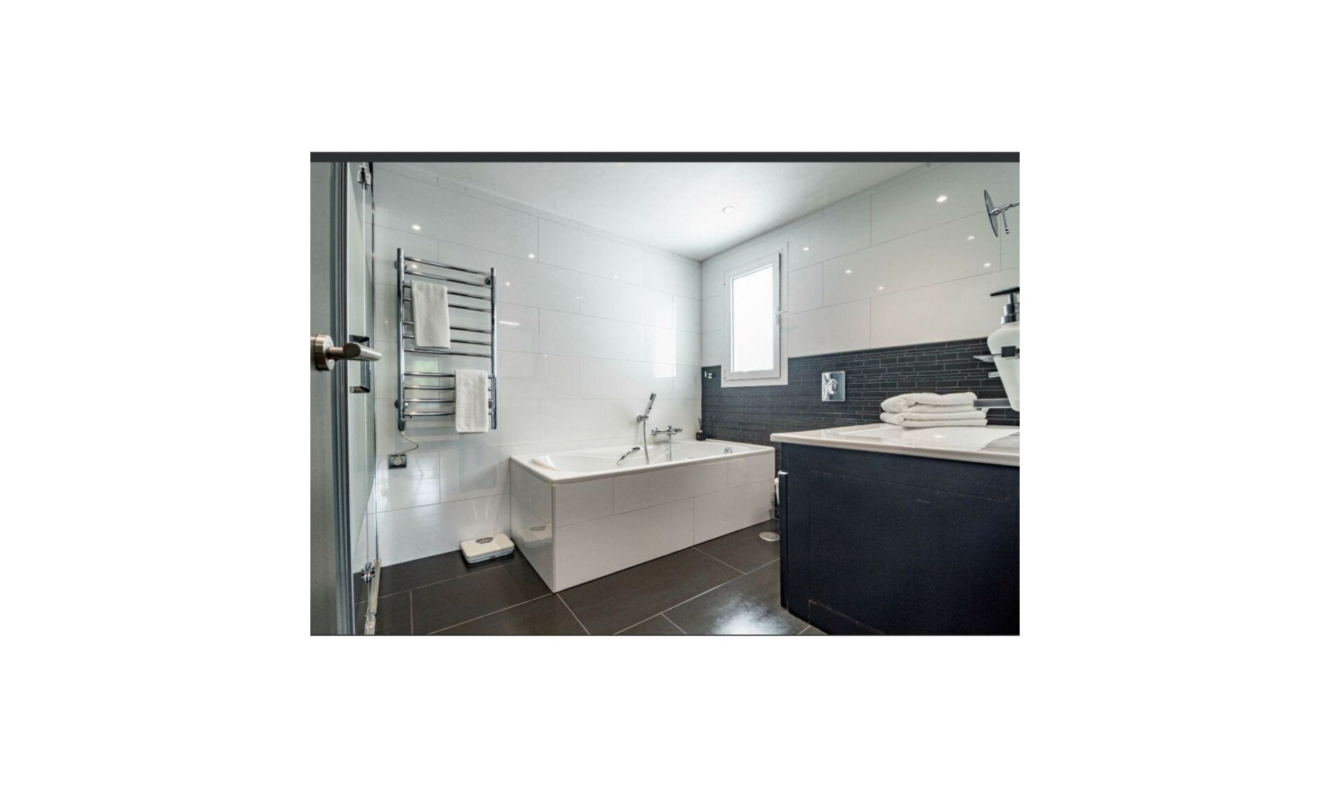 Resale - Apartment -
Puerto Banús