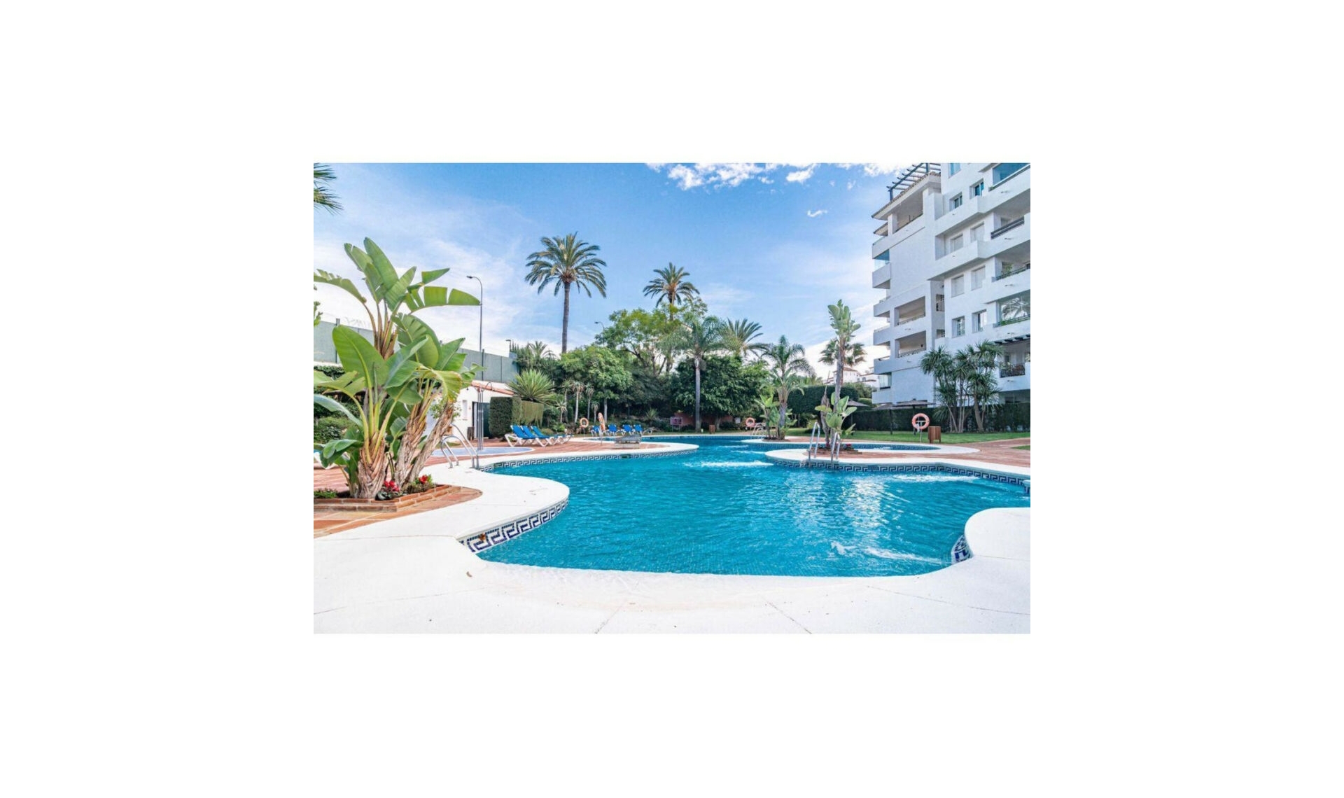 Resale - Apartment -
Puerto Banús