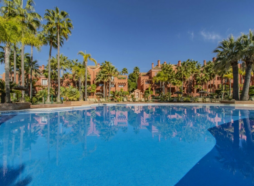 Resale - Apartment -
Puerto Banús