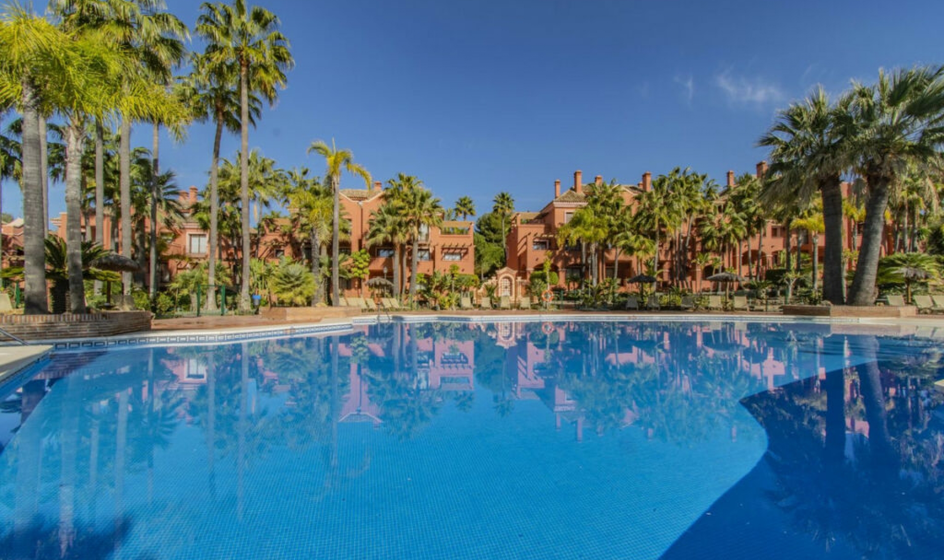Resale - Apartment -
Puerto Banús