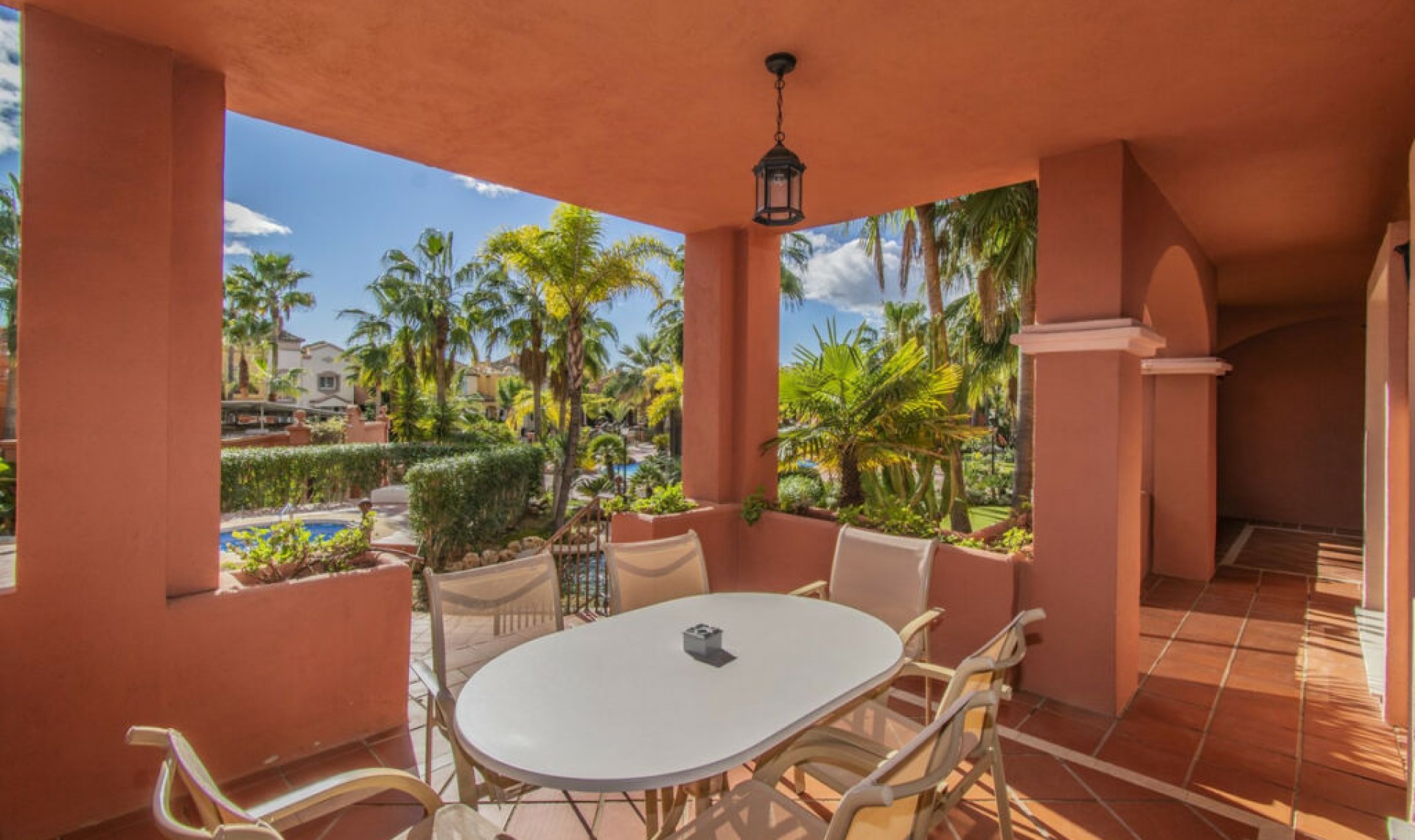 Resale - Apartment -
Puerto Banús