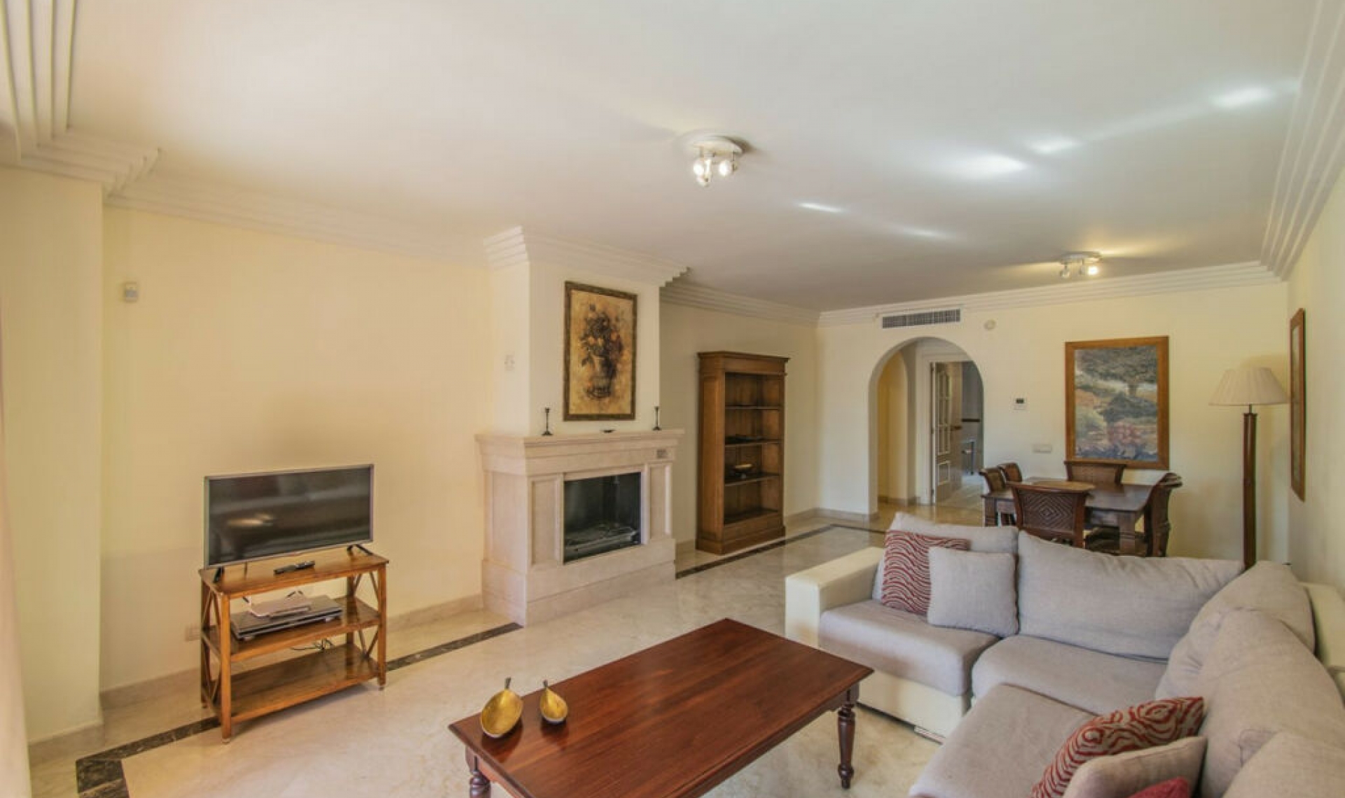 Resale - Apartment -
Puerto Banús