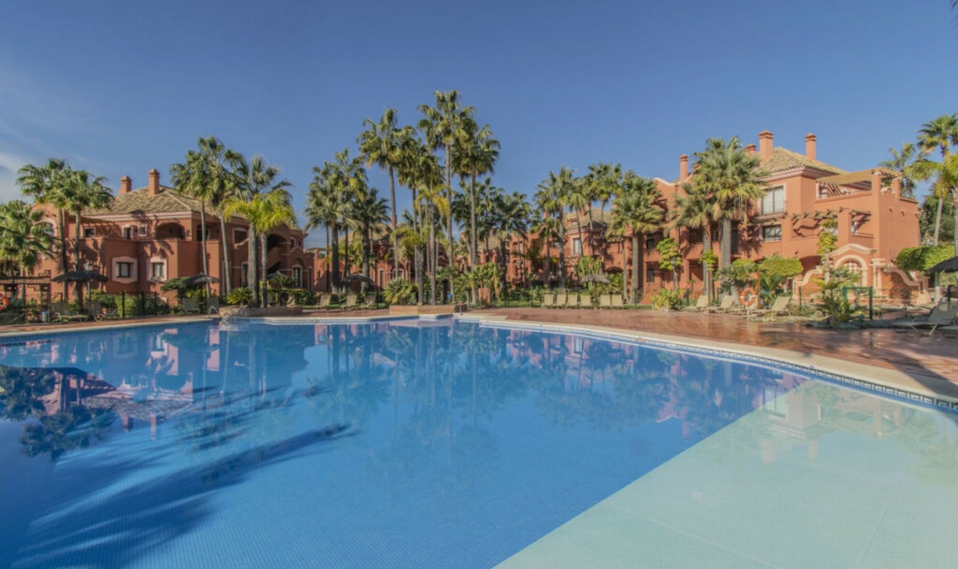 Resale - Apartment -
Puerto Banús