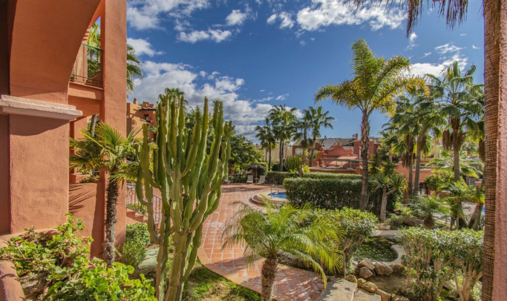 Resale - Apartment -
Puerto Banús