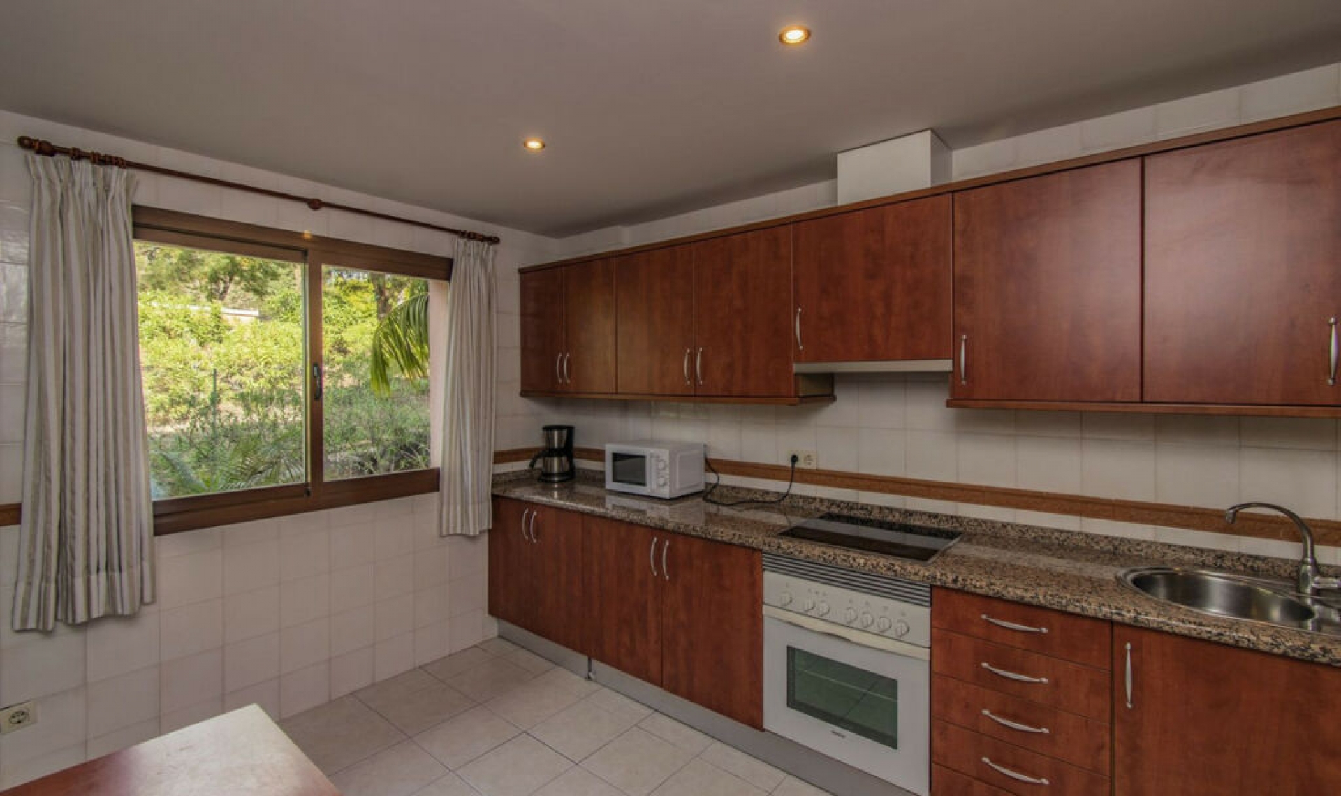 Resale - Apartment -
Puerto Banús