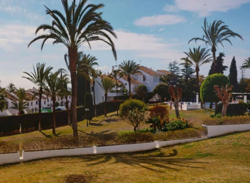 Resale - Apartment -
Puerto Banús