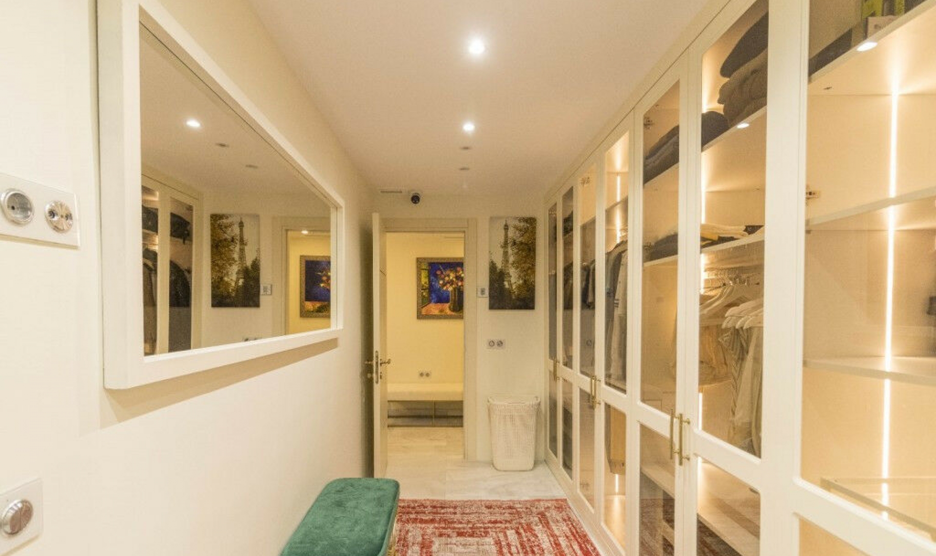 Resale - Apartment -
Puerto Banús