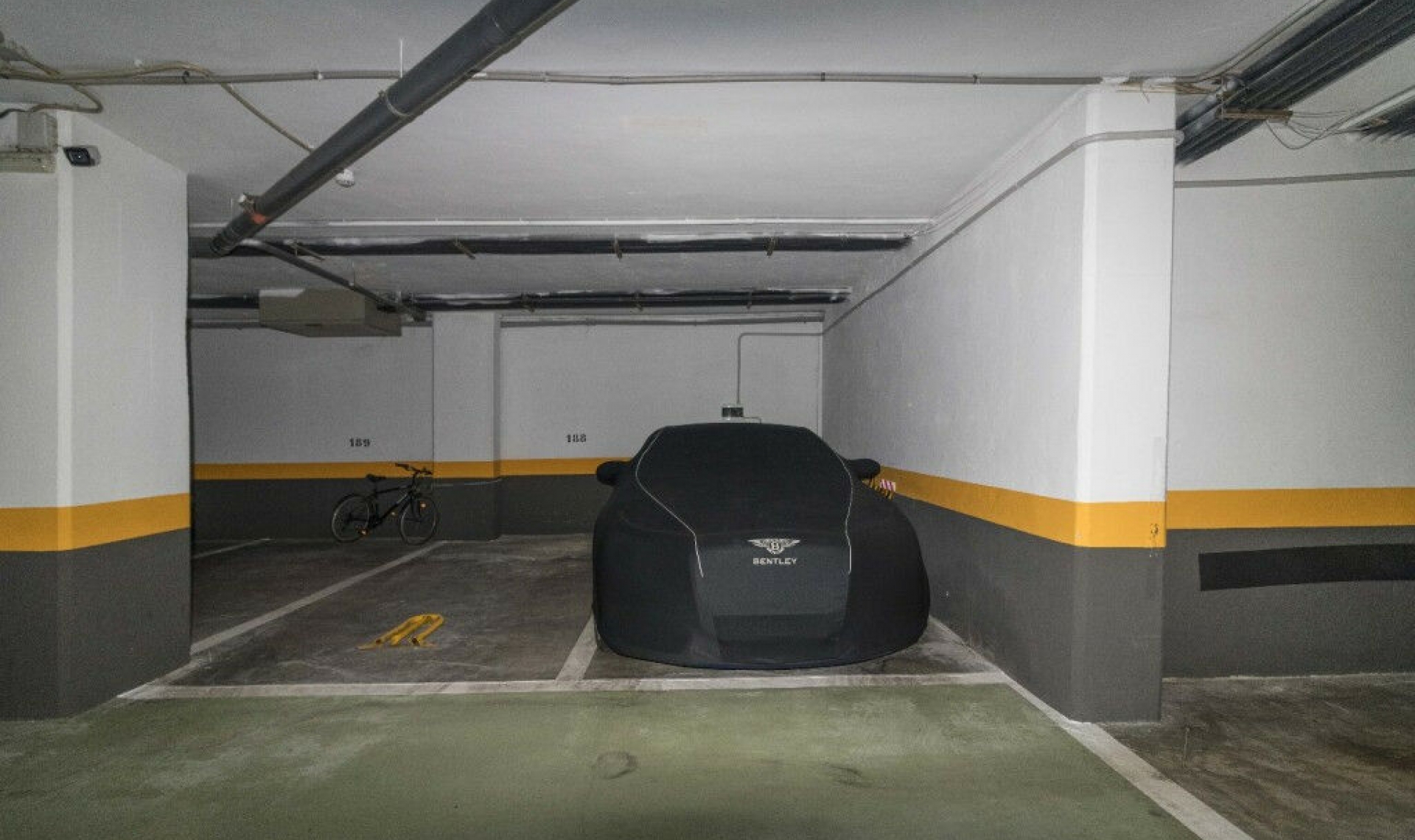 Resale - Apartment -
Puerto Banús