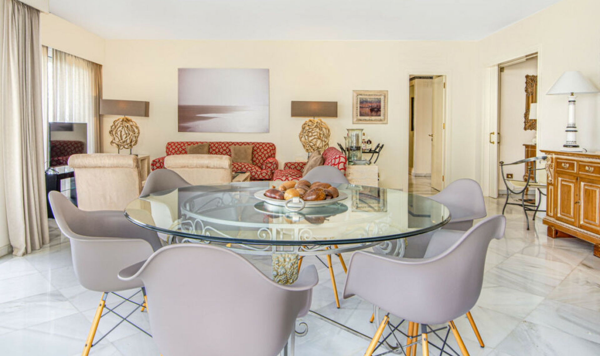 Resale - Apartment -
Puerto Banús