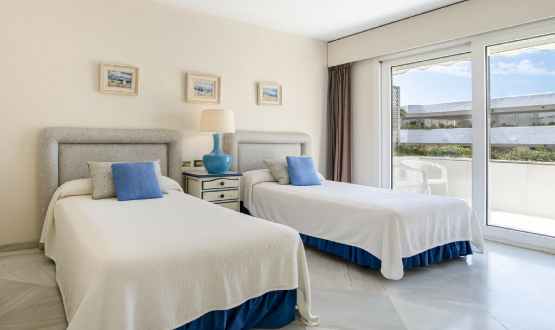 Resale - Apartment -
Puerto Banús
