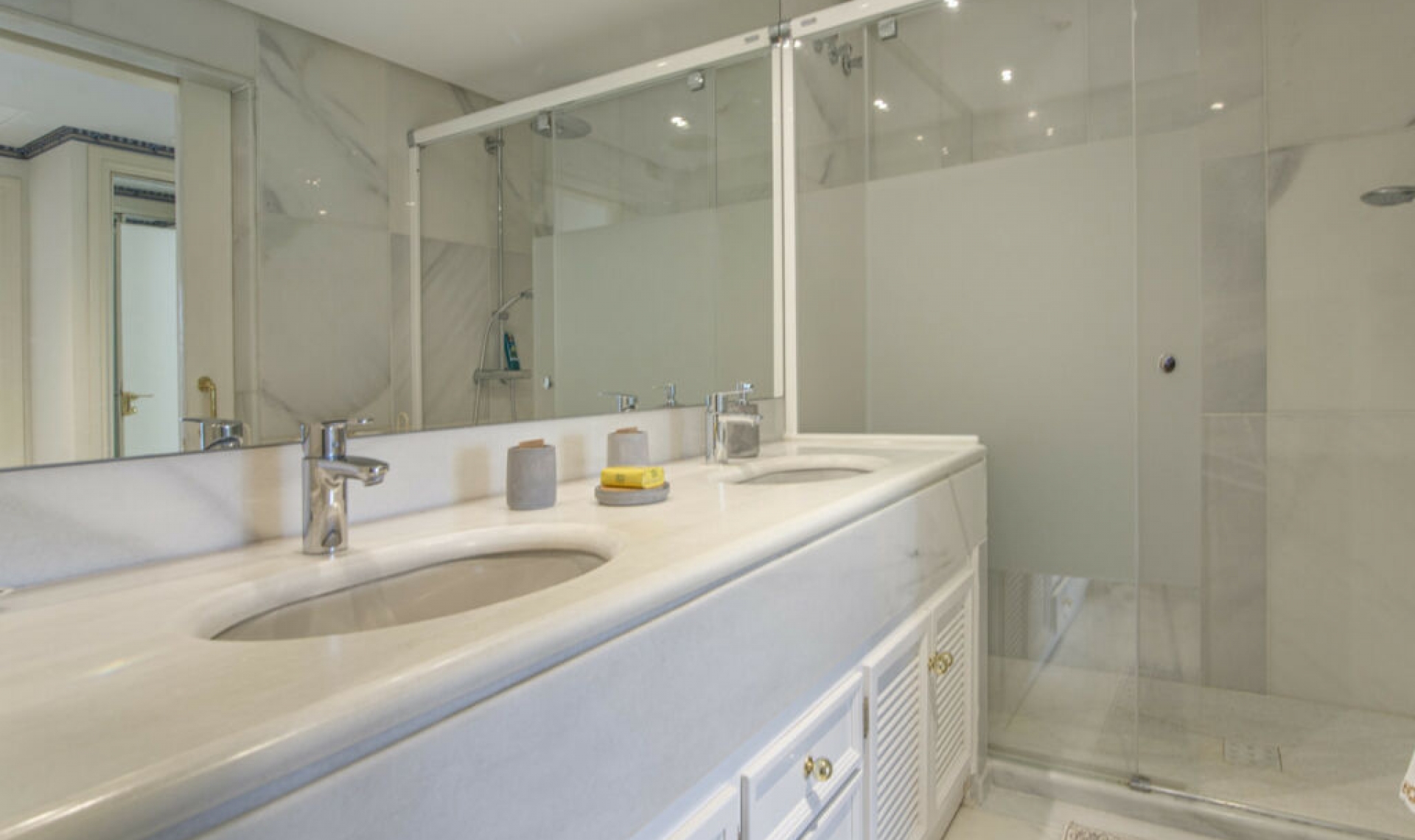 Resale - Apartment -
Puerto Banús