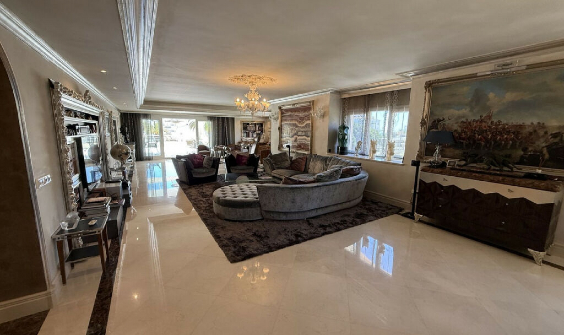 Resale - Apartment -
Puerto Banús