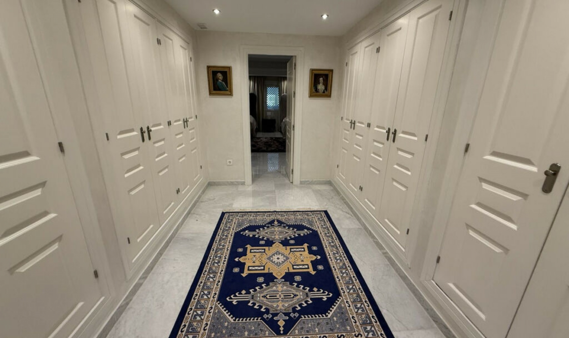 Resale - Apartment -
Puerto Banús