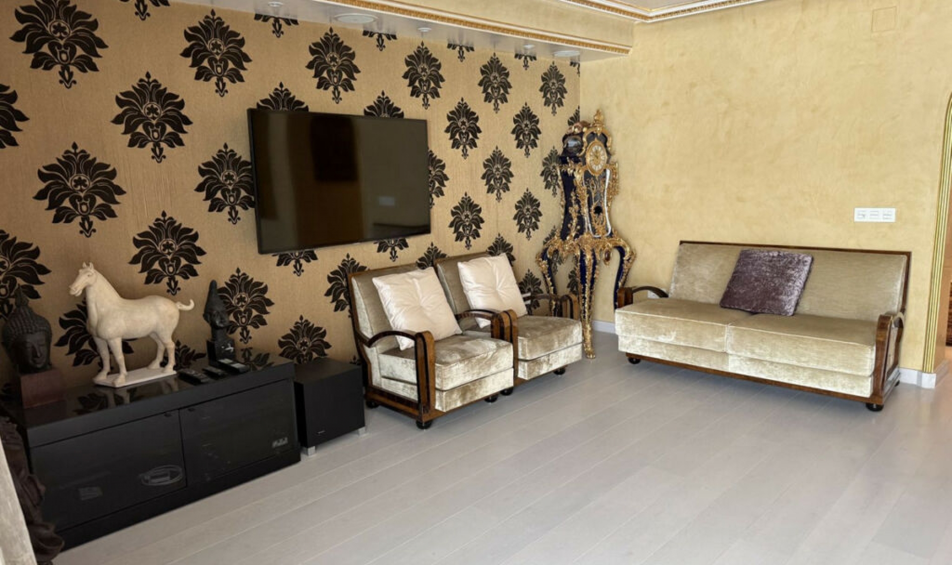 Resale - Apartment -
Puerto Banús