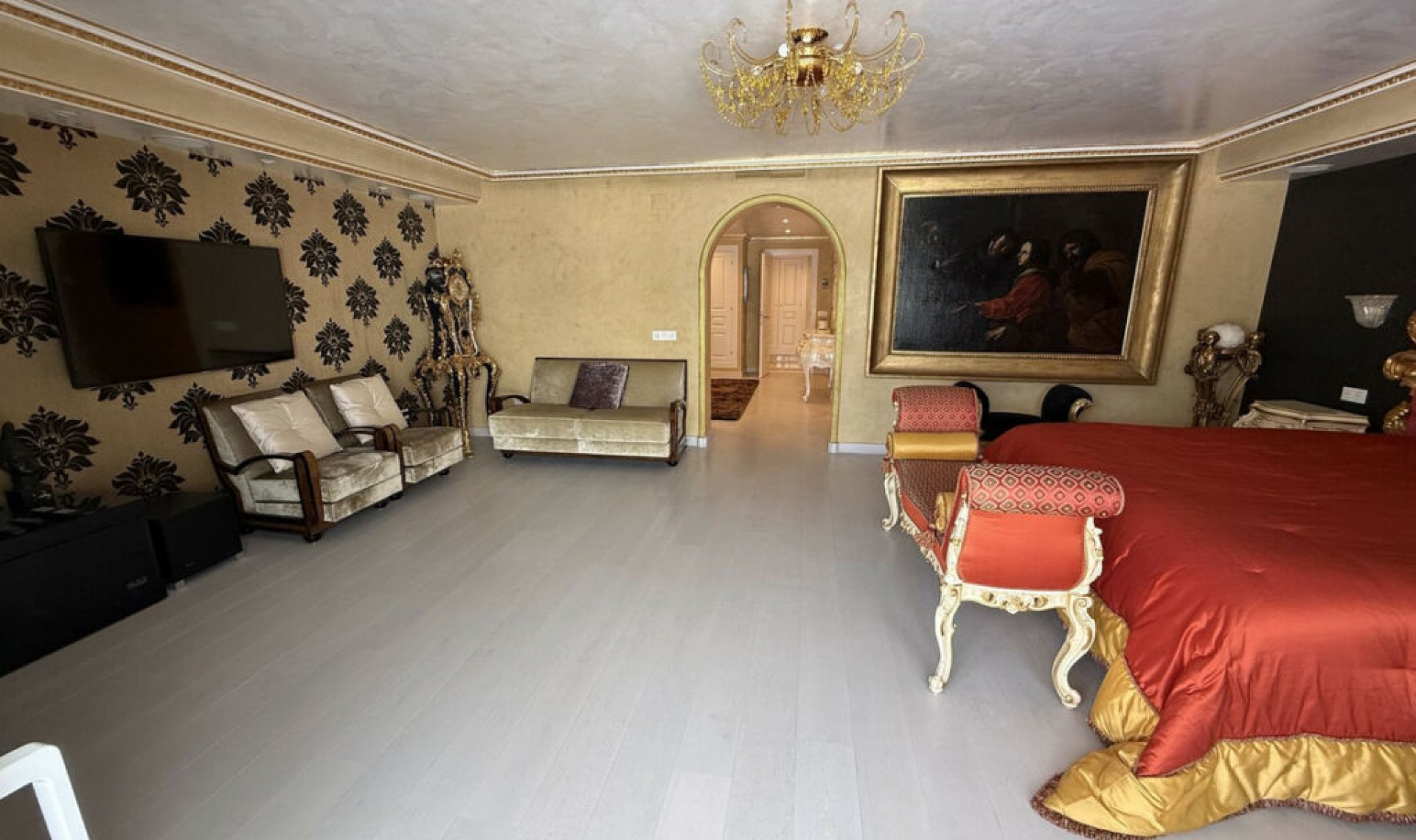 Resale - Apartment -
Puerto Banús