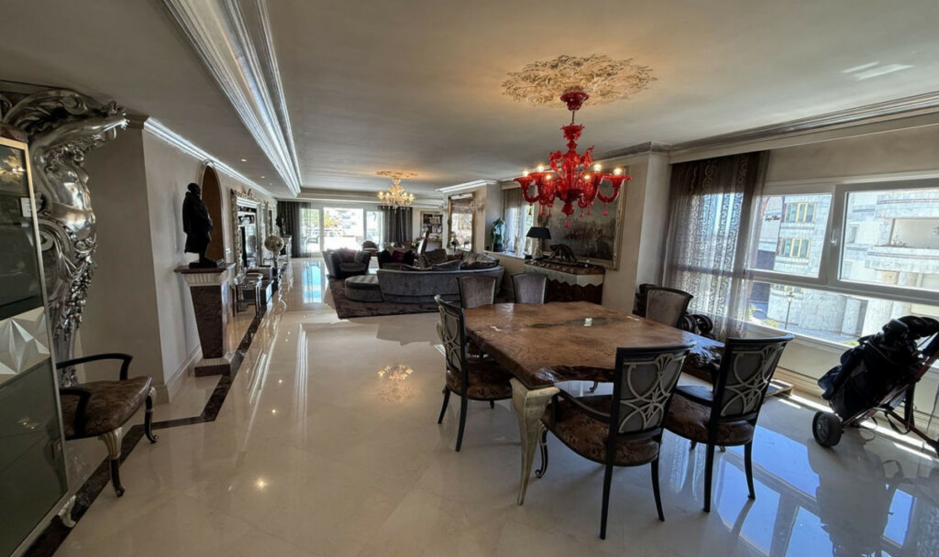 Resale - Apartment -
Puerto Banús