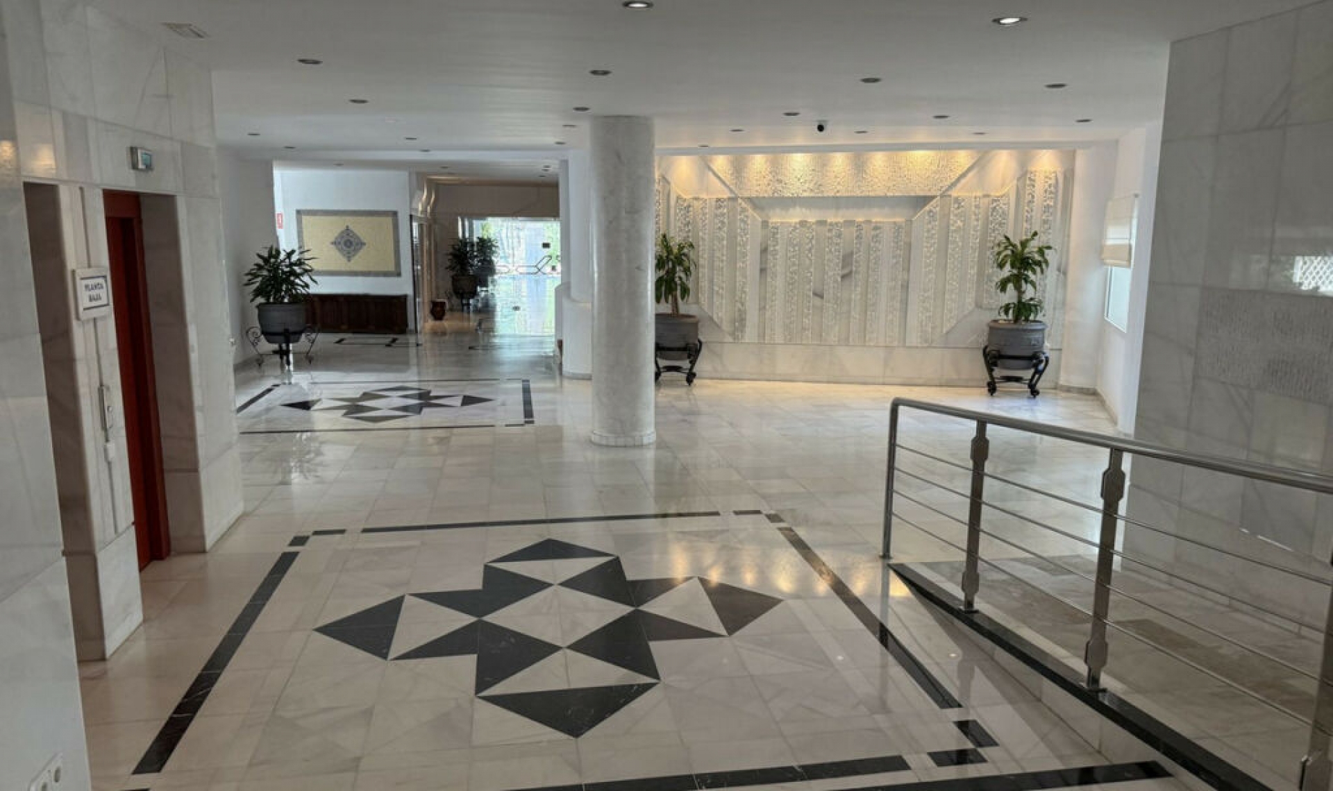 Resale - Apartment -
Puerto Banús