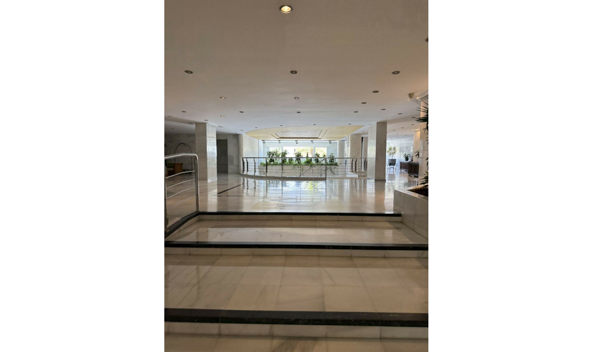 Resale - Apartment -
Puerto Banús