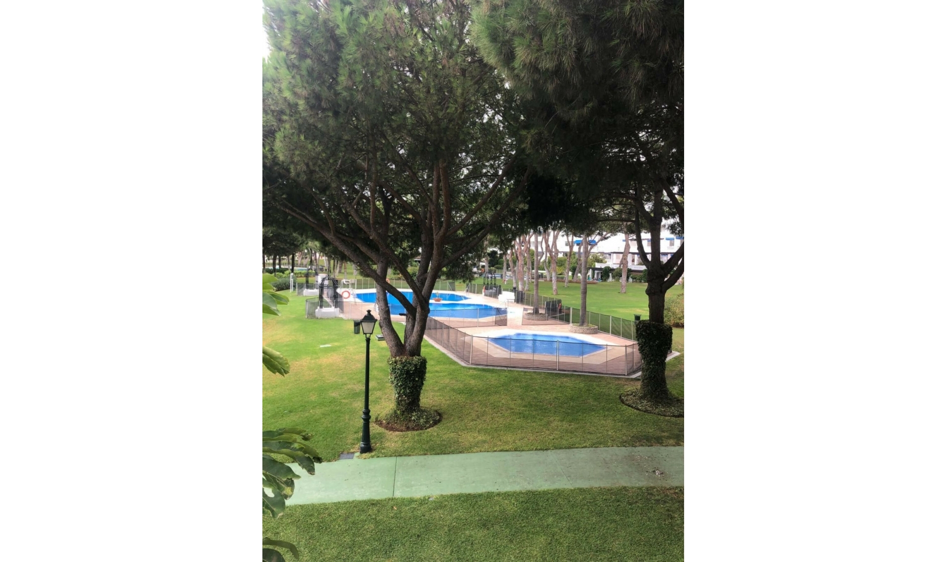 Resale - Apartment -
Puerto Banús