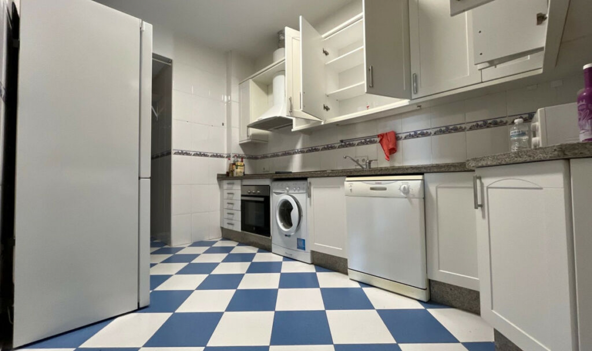 Resale - Apartment -
Puerto Banús