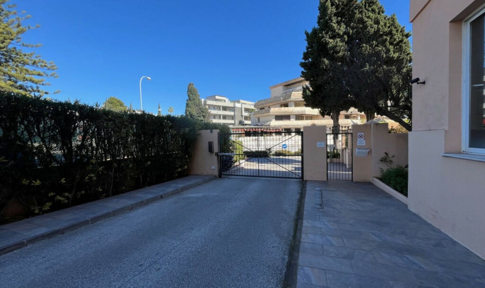 Resale - Apartment -
Puerto Banús