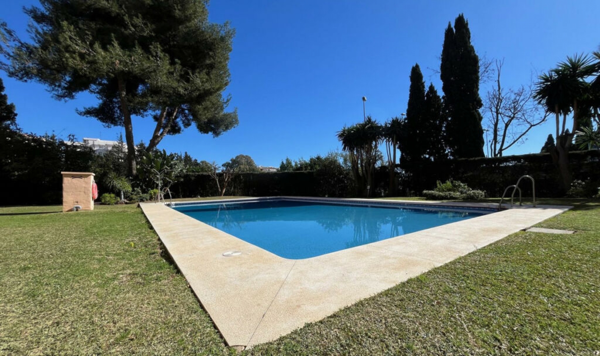 Resale - Apartment -
Puerto Banús