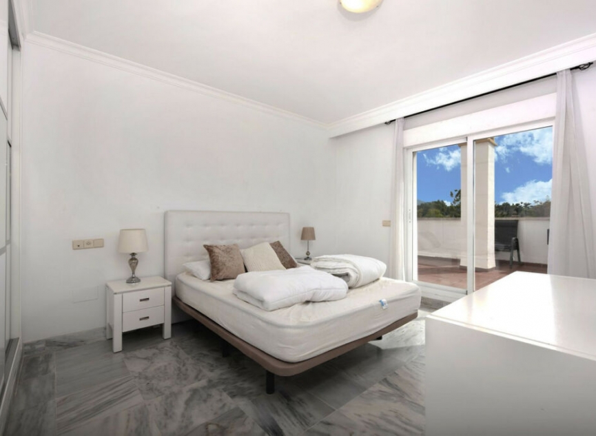 Resale - Apartment -
Puerto Banús