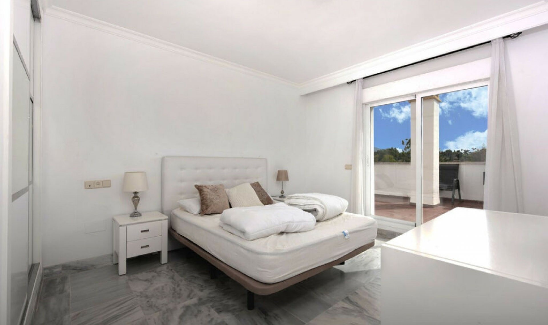 Resale - Apartment -
Puerto Banús