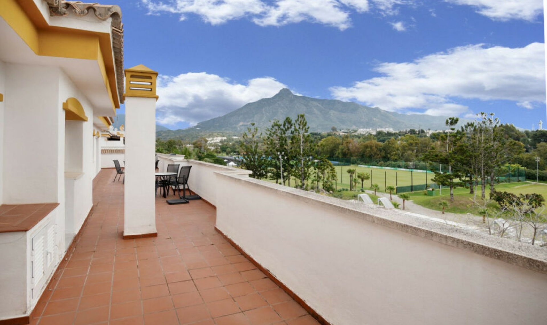 Resale - Apartment -
Puerto Banús