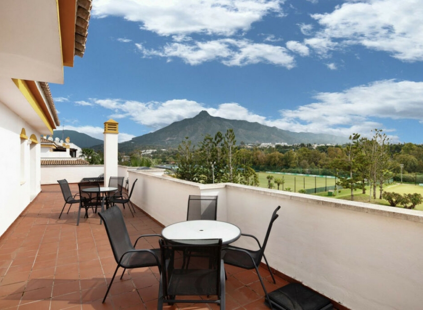 Resale - Apartment -
Puerto Banús