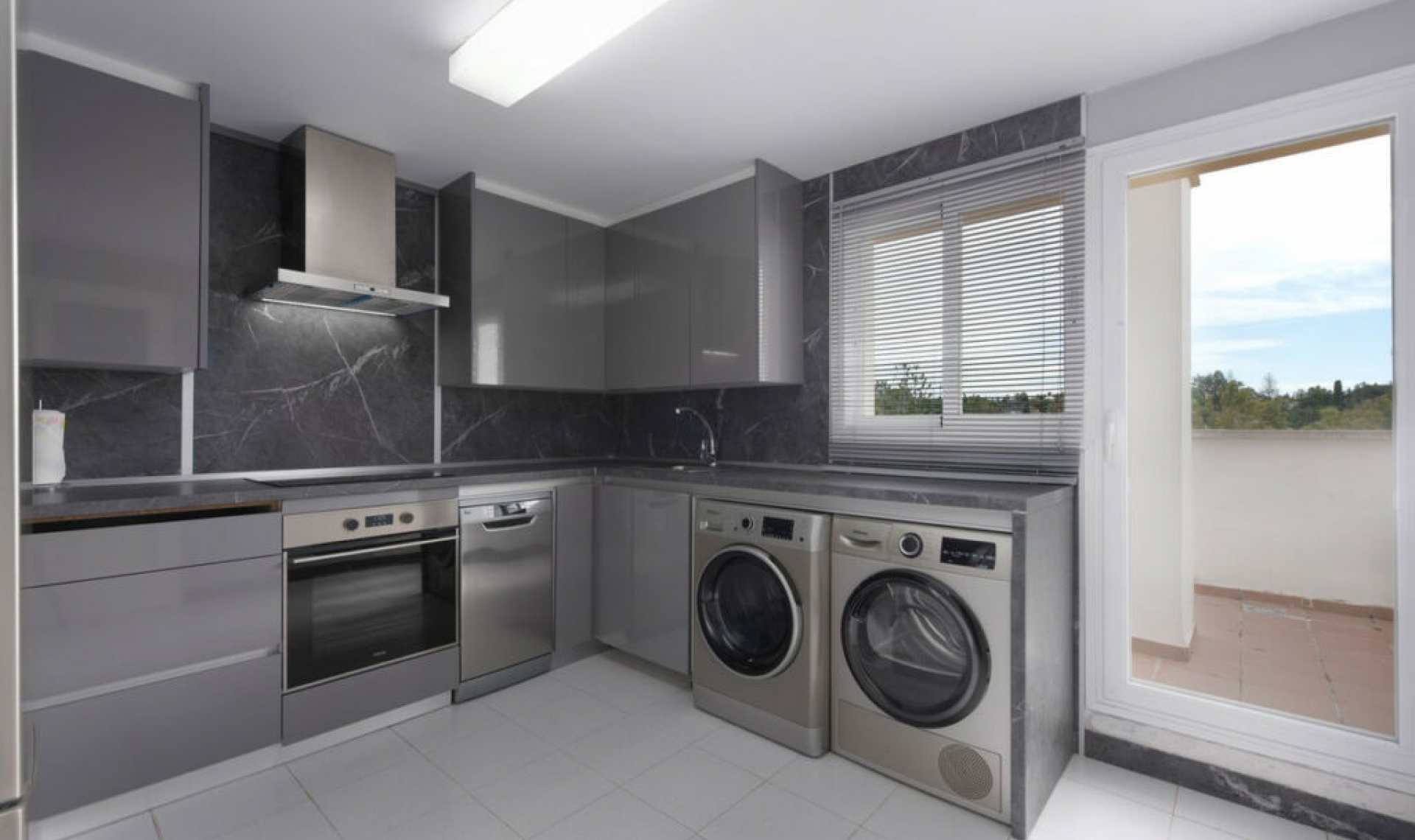 Resale - Apartment -
Puerto Banús