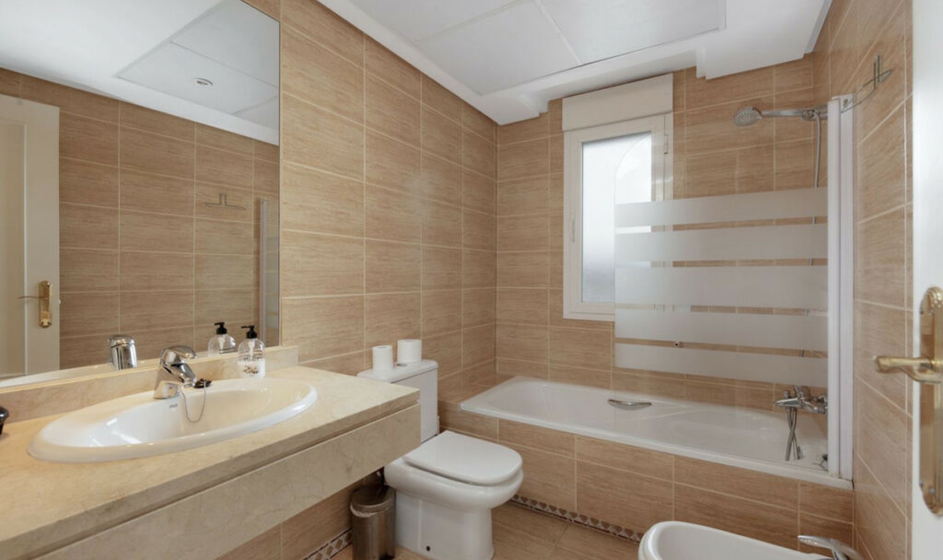 Resale - Apartment -
Puerto Banús