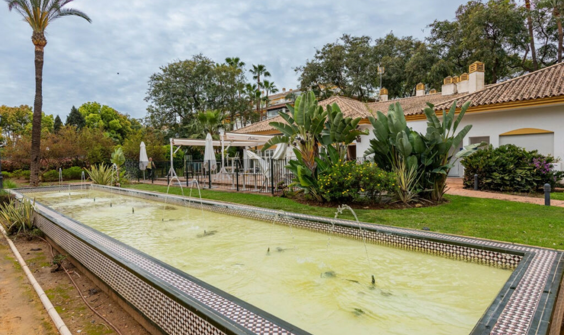 Resale - Apartment -
Puerto Banús