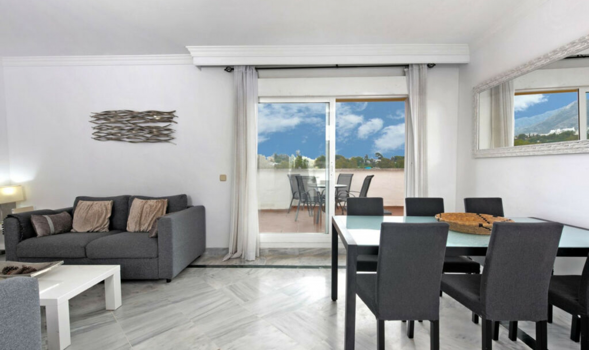 Resale - Apartment -
Puerto Banús