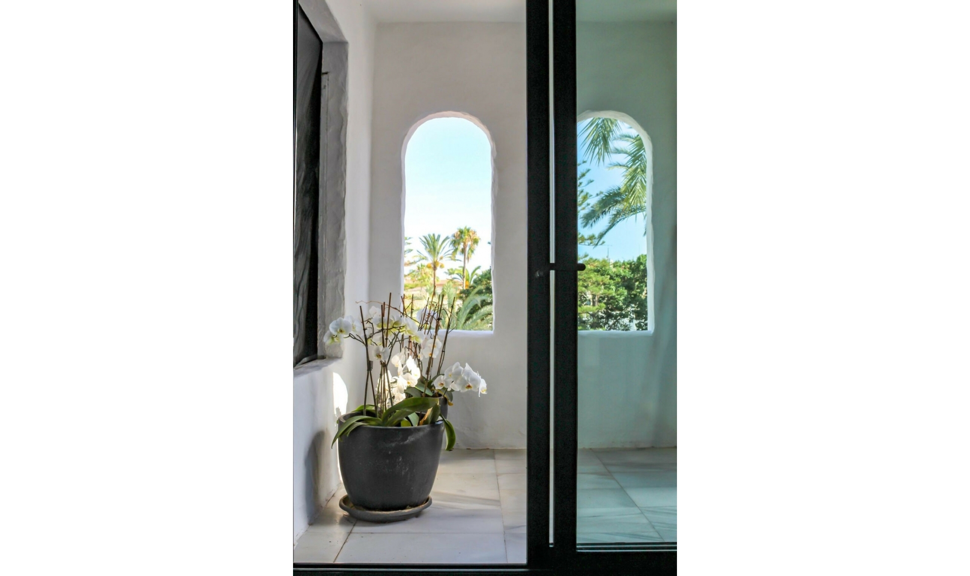 Resale - Apartment -
Puerto Banús