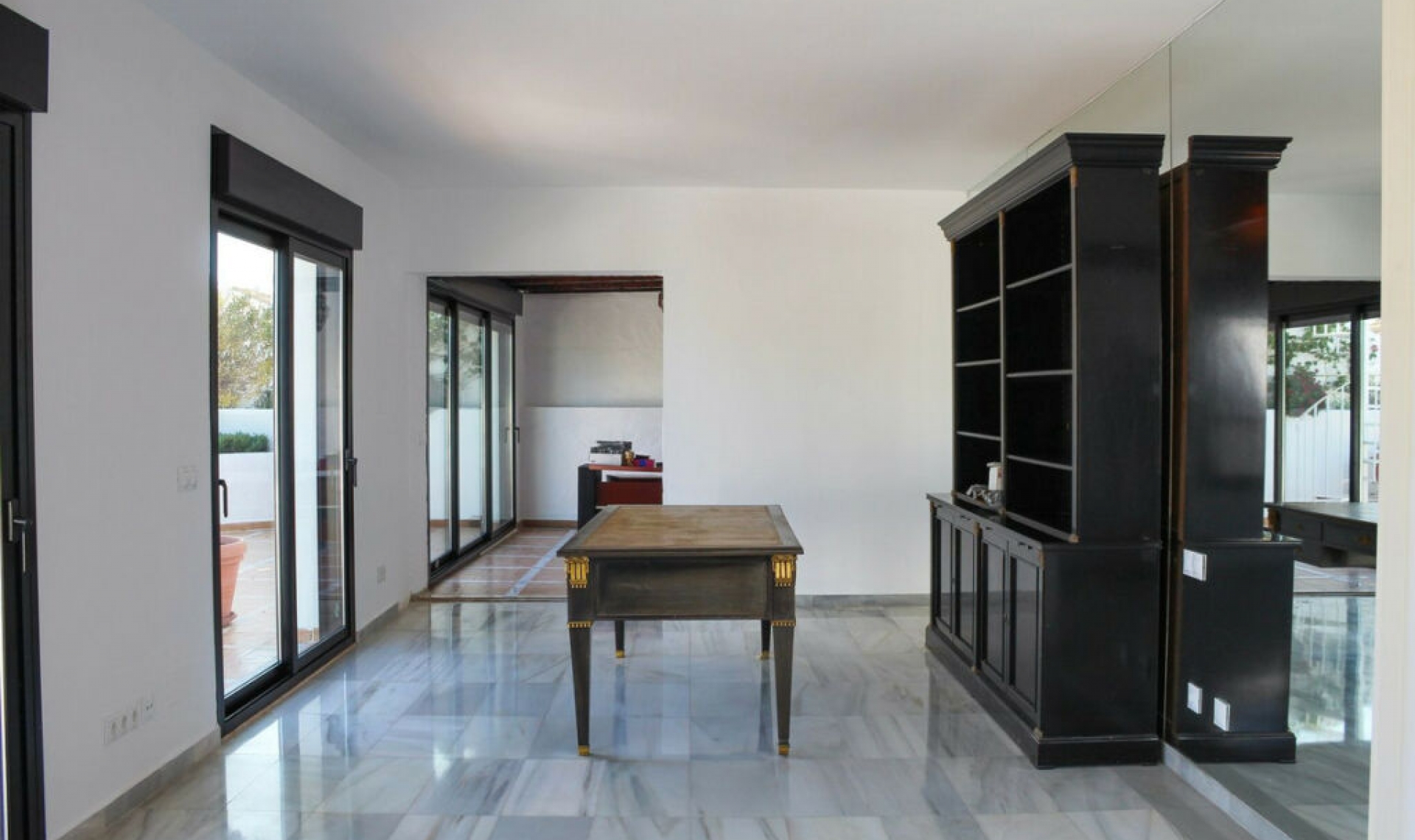 Resale - Apartment -
Puerto Banús