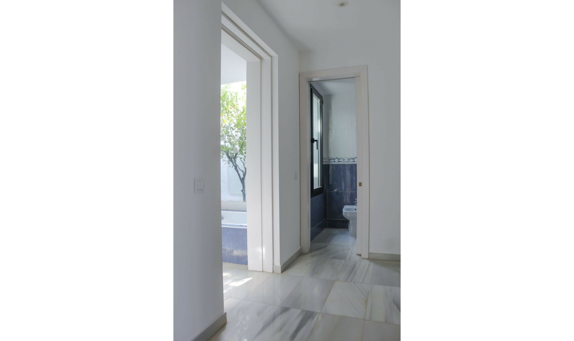 Resale - Apartment -
Puerto Banús