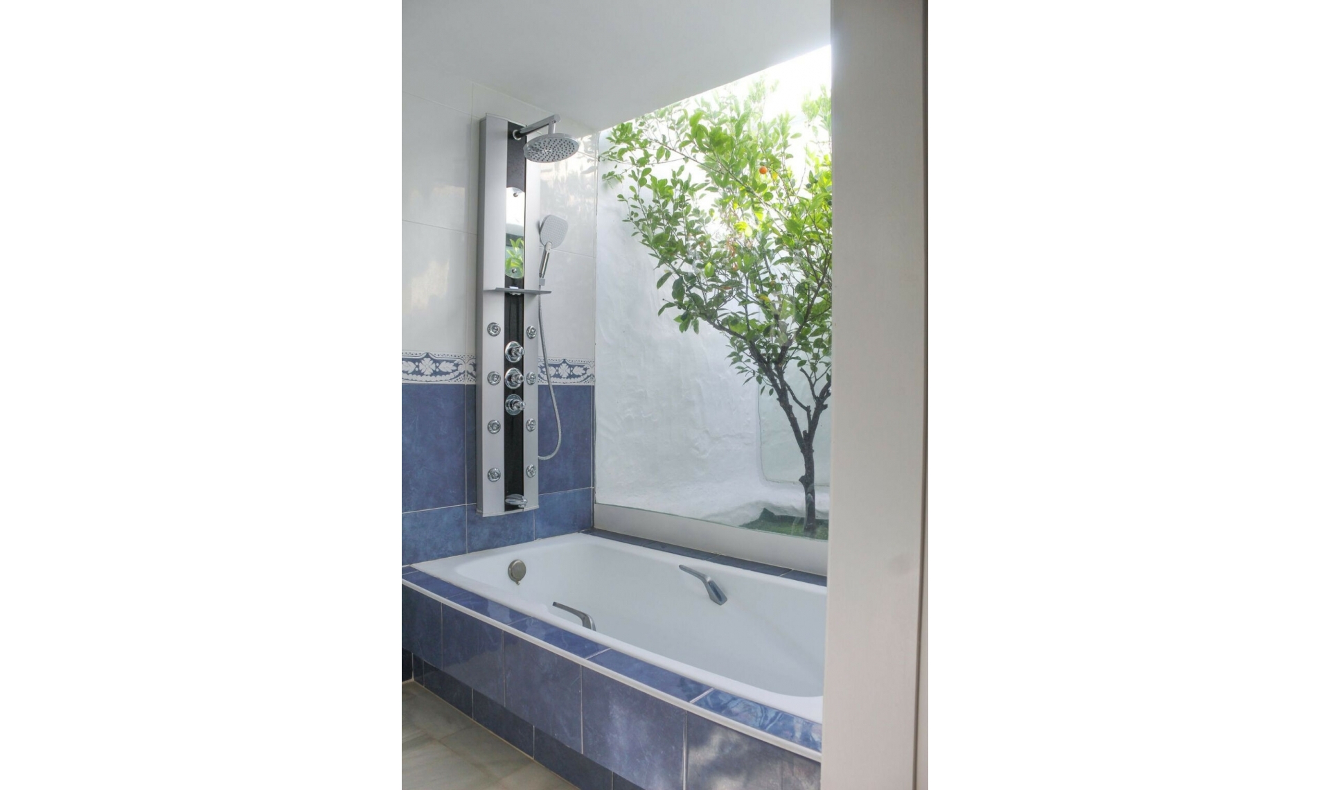 Resale - Apartment -
Puerto Banús