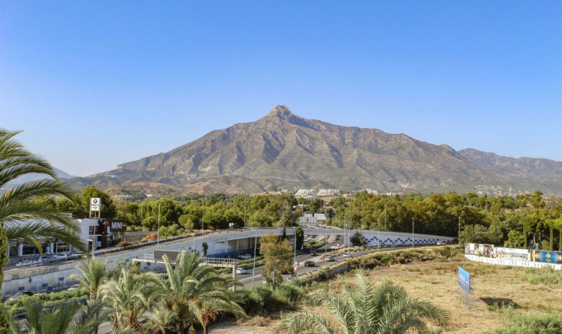 Resale - Apartment -
Puerto Banús