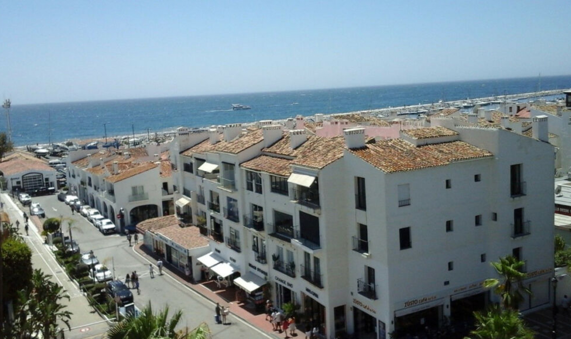 Resale - Apartment -
Puerto Banús