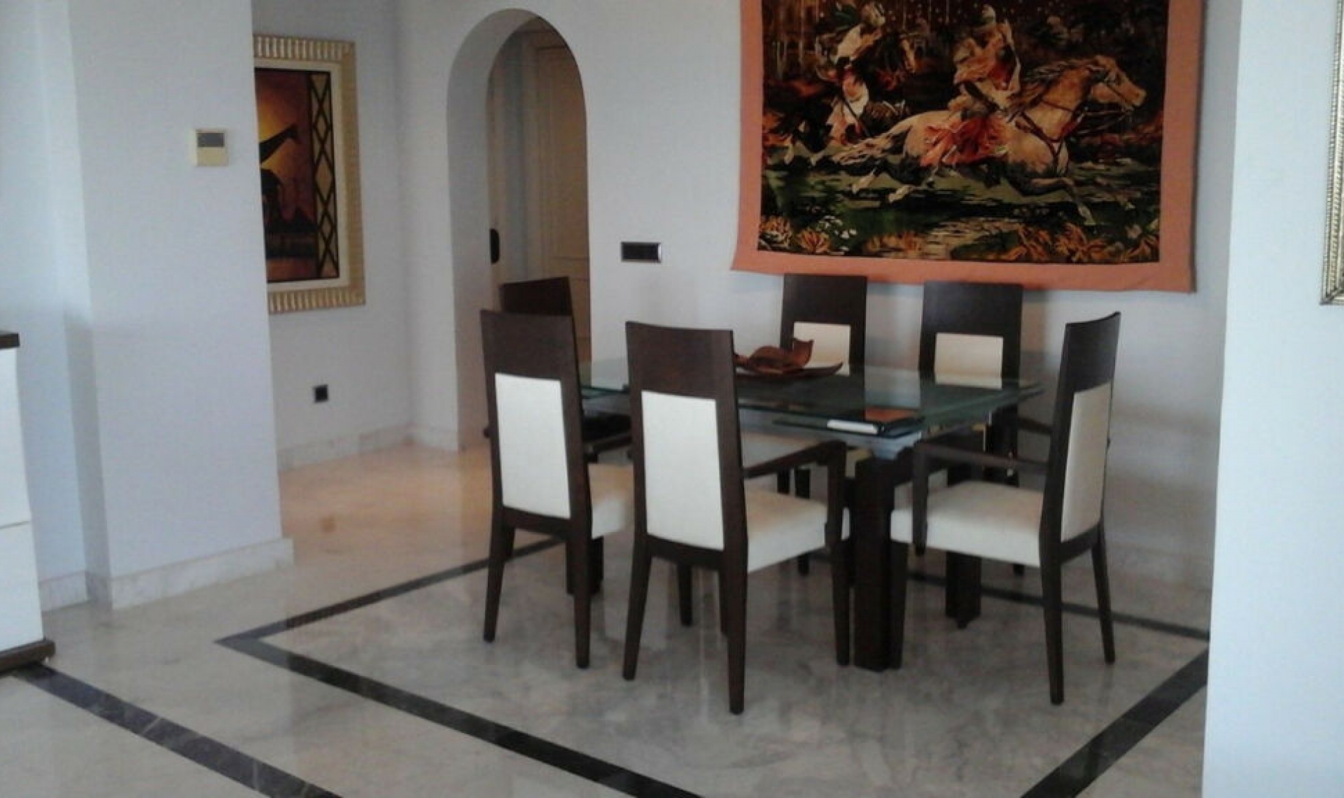 Resale - Apartment -
Puerto Banús