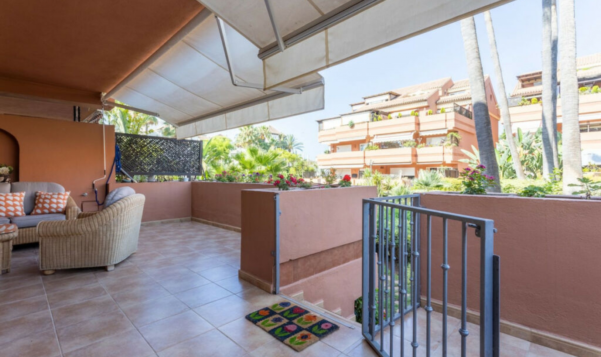 Resale - Apartment -
Puerto Banús