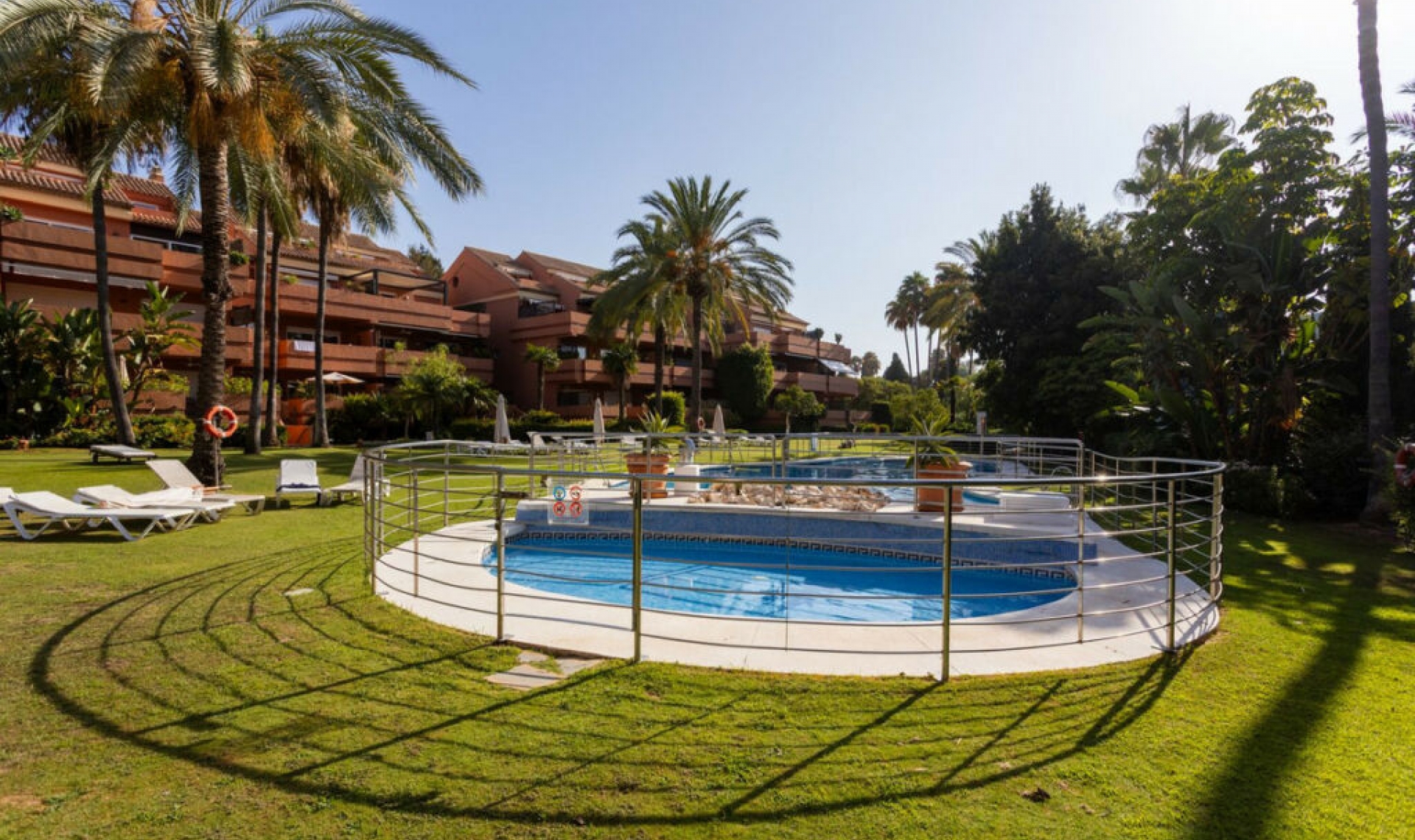 Resale - Apartment -
Puerto Banús