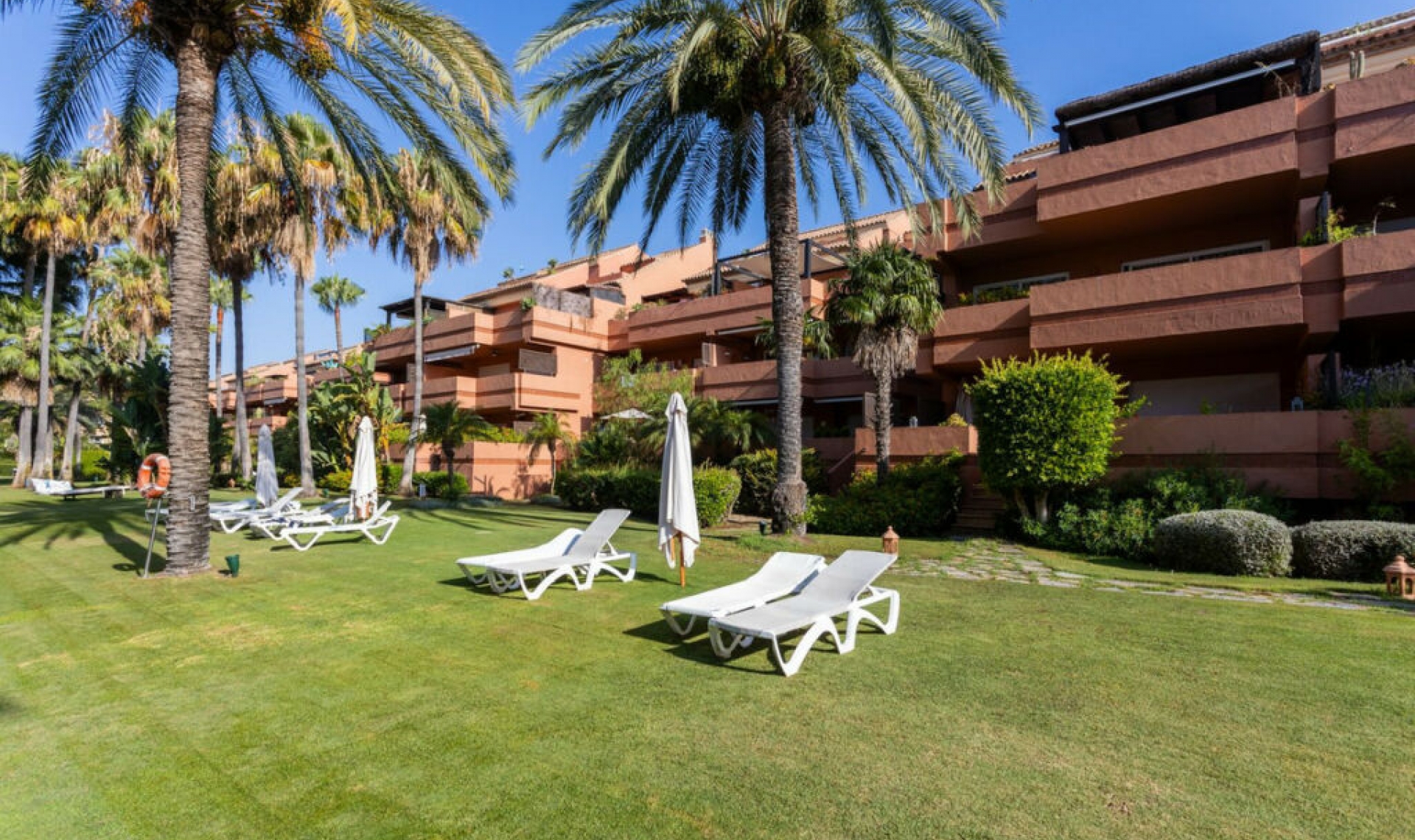 Resale - Apartment -
Puerto Banús