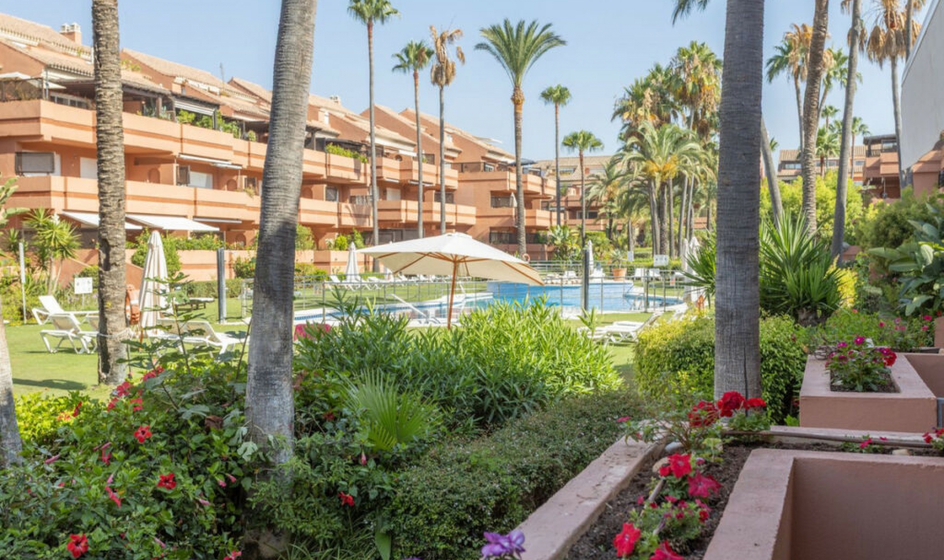 Resale - Apartment -
Puerto Banús